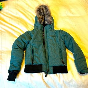 Marmot Girls Puffy jacket with cute fur trim on hood. Very warm, water repellant